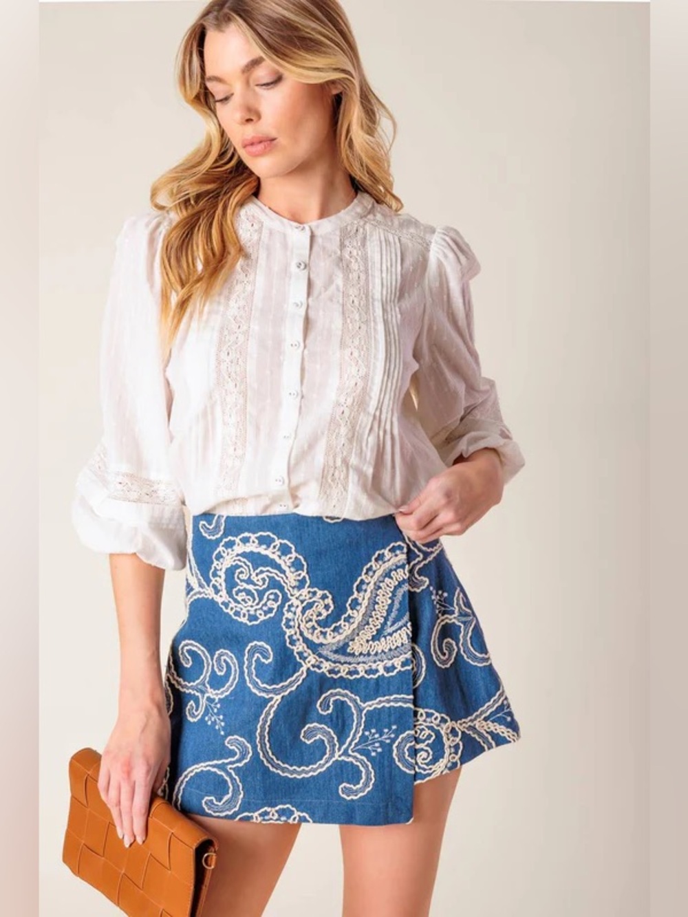 NEW Flying Tomato Navy Blue Shorts with Cream Embroidery Size Large